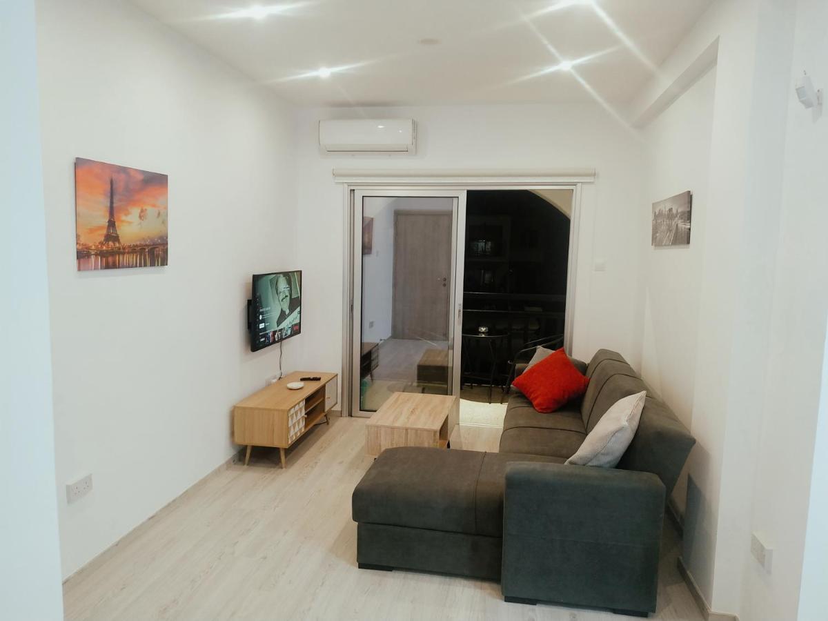 Appartement Charming Holiday Retreat Kato Paphos Apt 400M To The Beach Extérieur photo